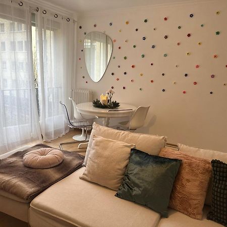 Cozy 3 Bedroom Apartment Dans Republique Paris Dış mekan fotoğraf